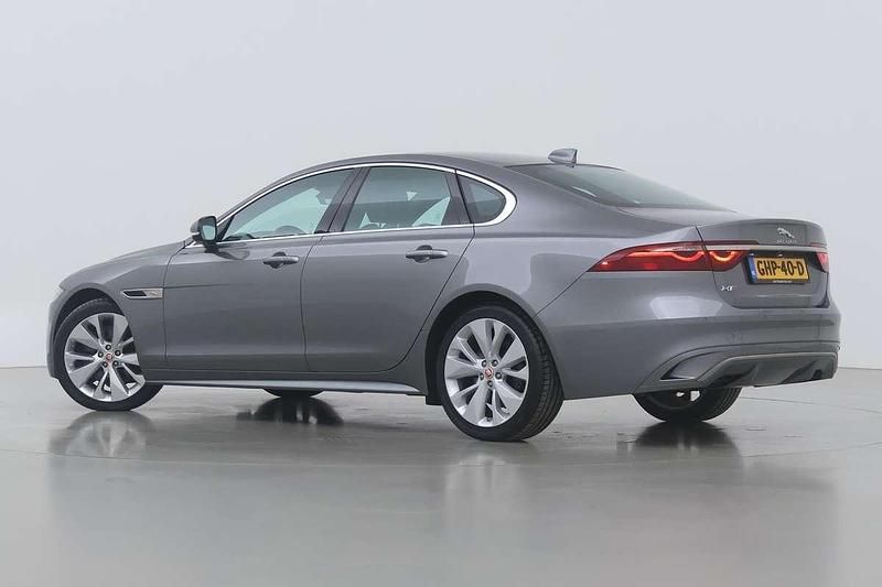 Occasion Jaguar XF R-Dynamic 251 PK (184 kW) 2023 Grijs Sedan