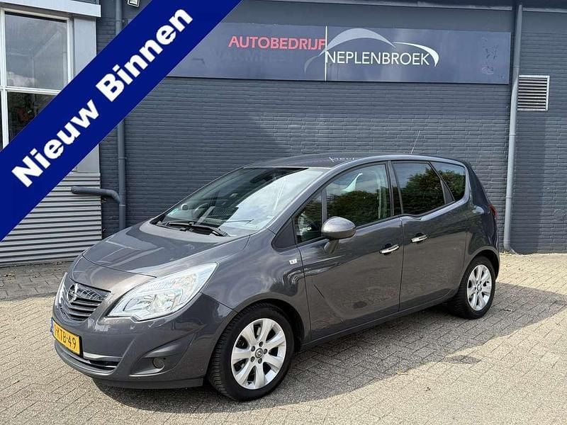 Grijs, metallic lak Gebruikt 2013 Opel Meriva Cosmo MPV | € 8.250 (Eerlijke prijs) - Afbeelding 1/4