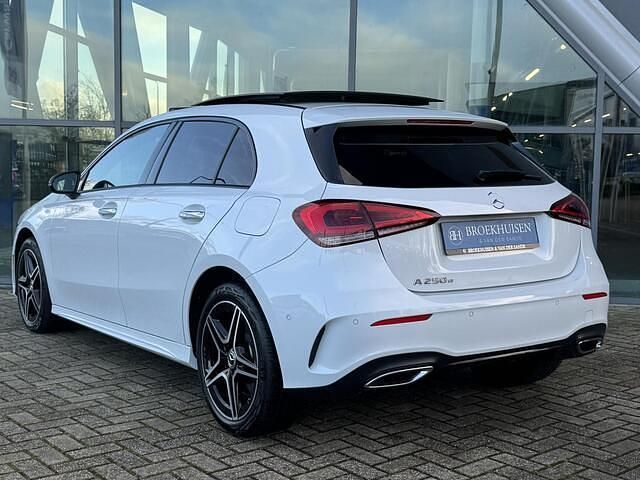 Occasion Mercedes A250 AMG line 218 PK (160 kW) 2023 Wit Hatchback