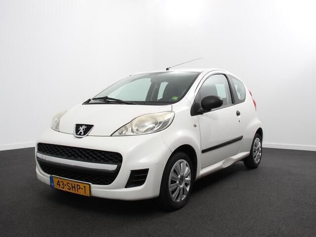 Wit Gebruikt 2011 Peugeot 107 Hatchback | € 850 (Super prijs) - Afbeelding 1/4