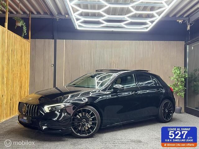 Zwart Gebruikt 2021 Mercedes A200 AMG line Hatchback | € 30.900 (Duur) - Afbeelding 1/4