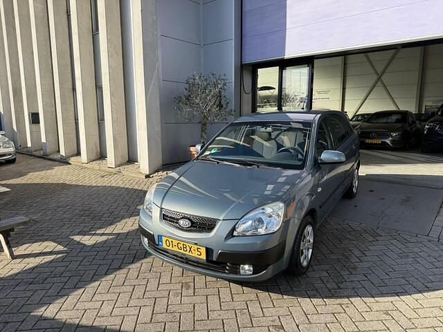 Occasion Kia Rio 97 PK (71 kW) 2008 Grijs (metallic) Hatchback