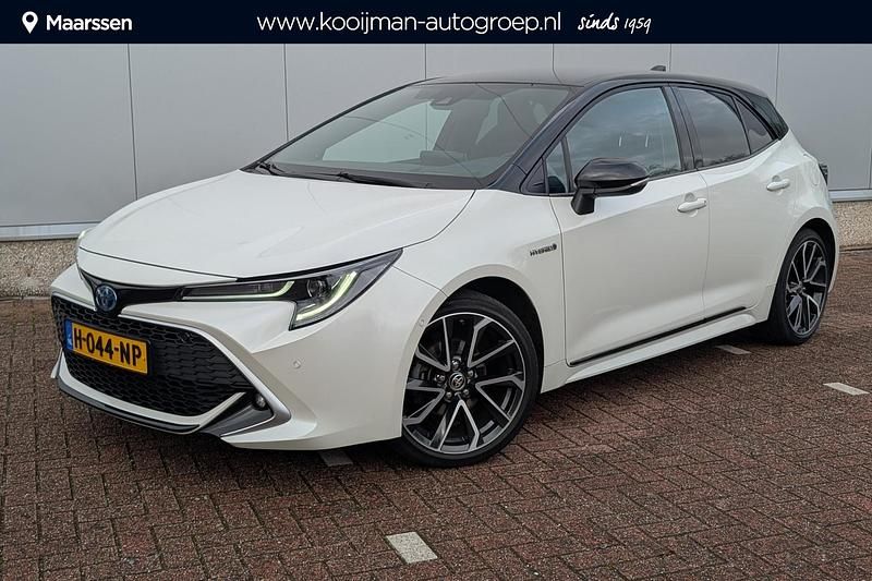 Wit Occasion 2020 Toyota Corolla Executive Hatchback | € 22.999 (Iets duurder) - Afbeelding 1/4
