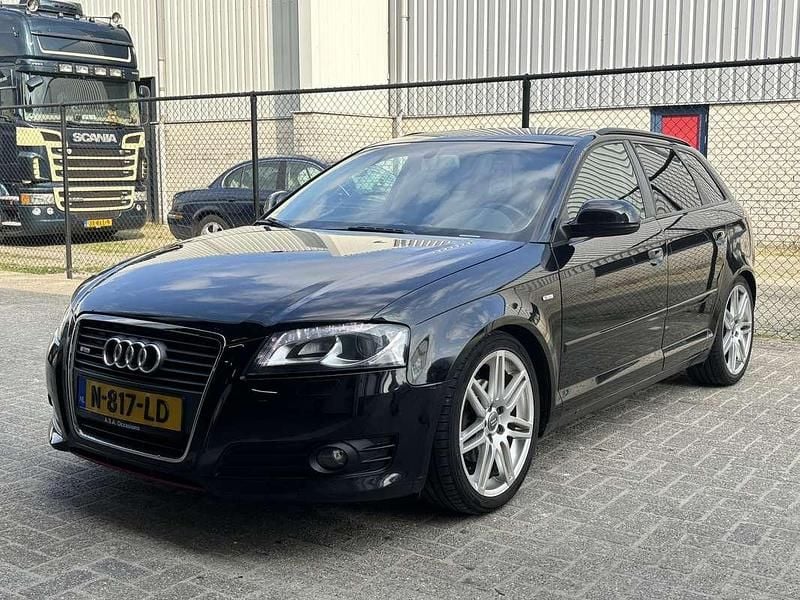 Zwart Gebruikt 2009 Audi A3 Attraction Stationwagen | € 6.500 (Iets duurder) - Afbeelding 1/4