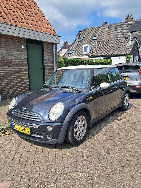 Zwart Gebruikt 2006 Mini Cooper Hatchback | € 2.150 (Goede deal) - Afbeelding 1/4
