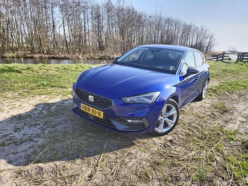 Blauw Occasion 2021 Seat Leon Style Stationwagen | € 14.999 (Eerlijke prijs) - Afbeelding 1/4