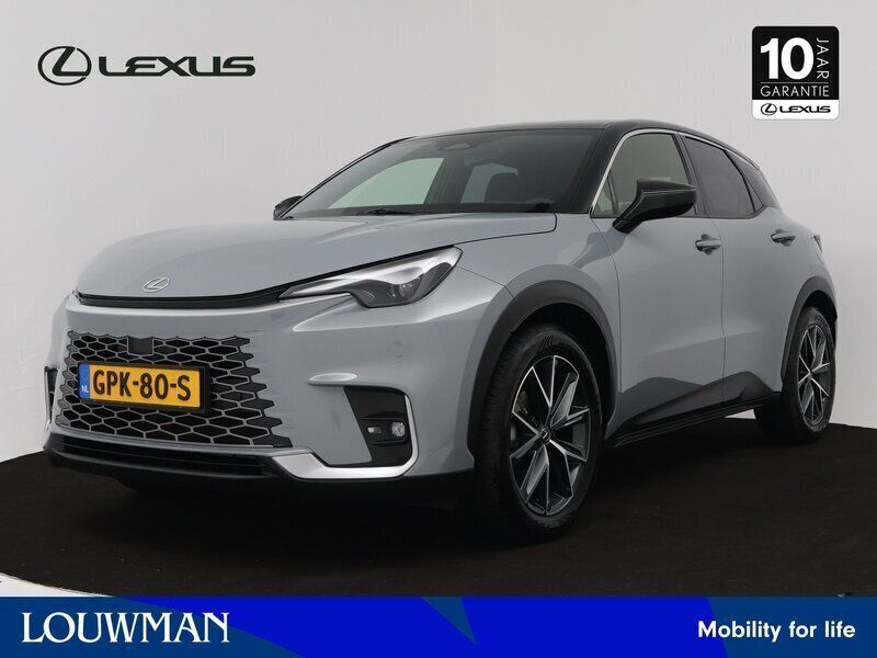 Grijs Gebruikt 2024 Lexus LBX SUV | € 39.950 (Eerlijke prijs) - Afbeelding 1/4