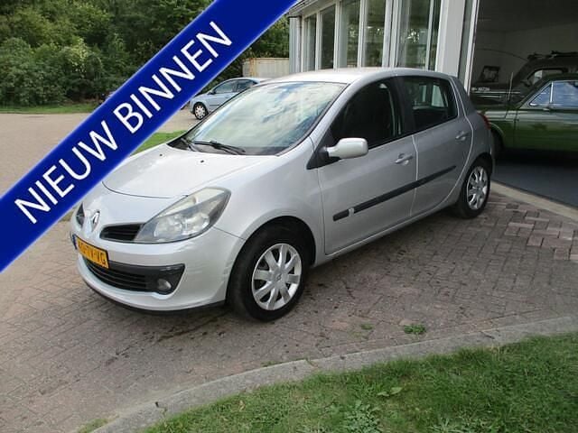 Zilver Gebruikt 2006 Renault Clio II Hatchback | € 1.260 (Goede deal) - Afbeelding 1/4