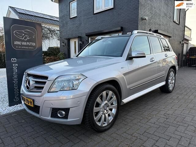 Grijs (metallic) Occasion 2009 Mercedes GLK220 SUV | € 12.900 (Eerlijke prijs) - Afbeelding 1/4