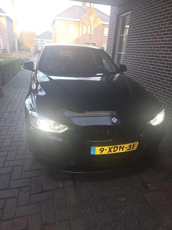 Zwart Occasion 2014 BMW 316 Executive Sedan | € 9.500 (Goede deal) - Afbeelding 1/4