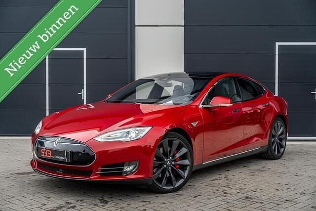 Rood Gebruikt 2016 Tesla Model S Performance Hatchback | € 23.950 (Eerlijke prijs) - Afbeelding 1/4
