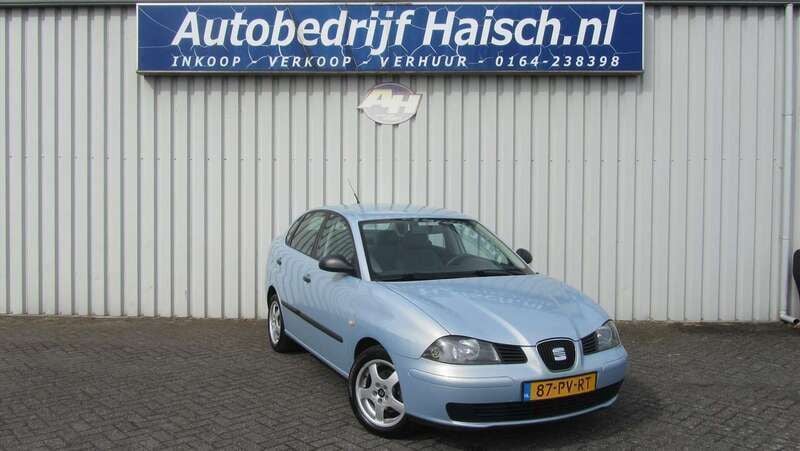 Blauw, metallic lak Gebruikt 2005 Seat Cordoba Sedan | € 1.499 (Eerlijke prijs) - Afbeelding 1/4