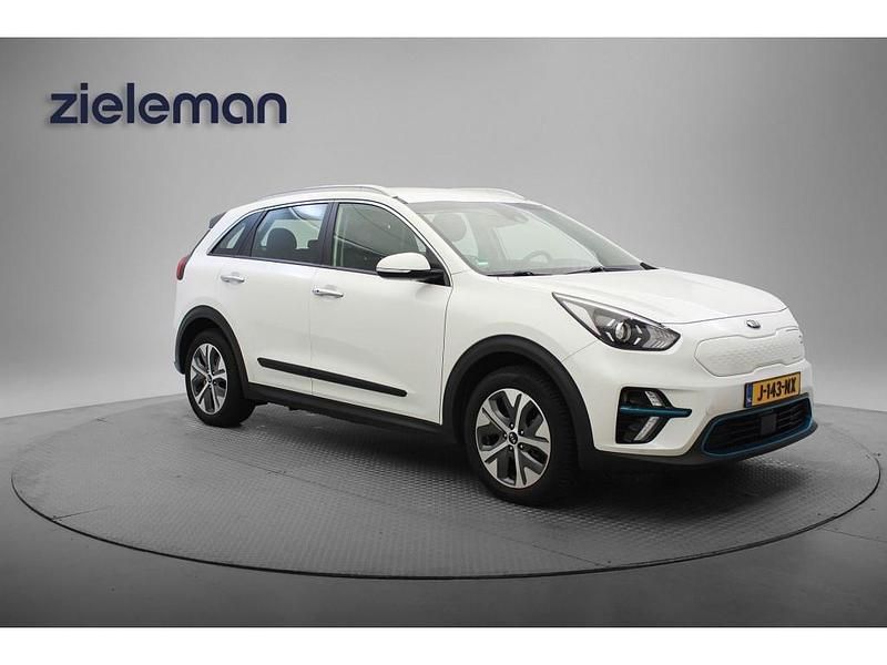 Wit Occasion 2020 Kia e-Niro SUV | € 16.645 (Super prijs) - Afbeelding 1/4