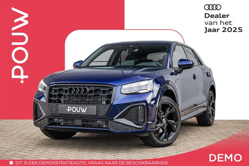 Blauw, metallic lak Gebruikt 2025 Audi Q2 S-Line SUV | € 47.900 - Afbeelding 1/4