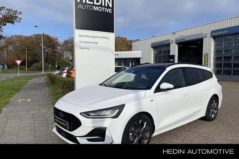 Wit Gebruikt 2023 Ford Focus ST-Line Stationwagen | € 26.950 (Iets duurder) - Afbeelding 1/4