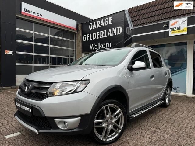Grijs Gebruikt 2016 Dacia Sandero Stepway Hatchback | € 7.600 (Goede deal) - Afbeelding 1/4