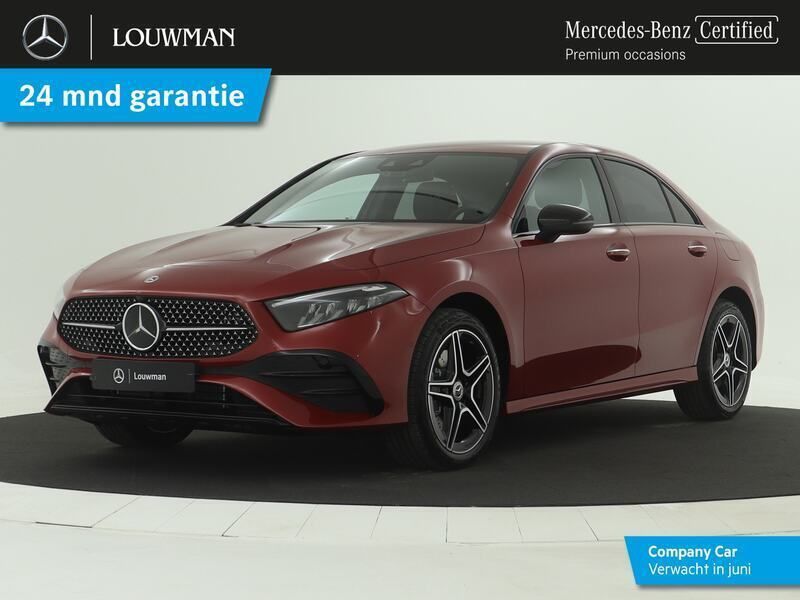 Rood, metallic lak Gebruikt 2024 Mercedes A250 AMG line Sedan | € 39.950 (Eerlijke prijs) - Afbeelding 1/4