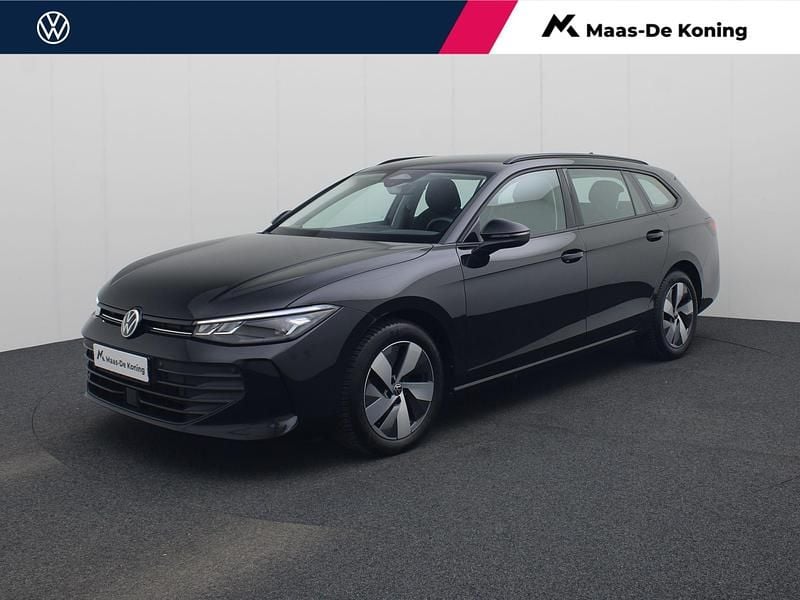 Zwart Occasion 2024 VW Passat Stationwagen | € 30.940 (Goede deal) - Afbeelding 1/4