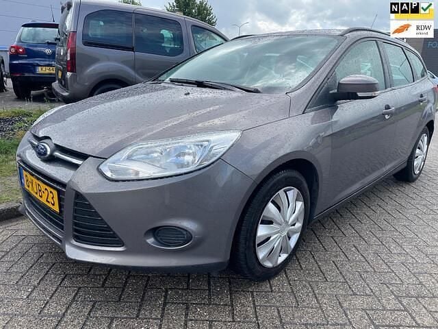 Bruin Gebruikt 2013 Ford Focus Trend Stationwagen | € 3.750 (Super prijs) - Afbeelding 1/4