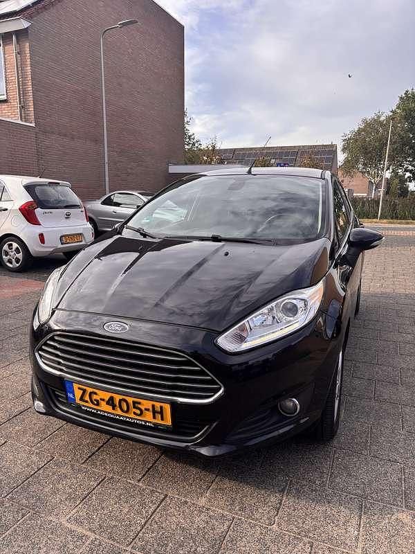Zwart Gebruikt 2013 Ford Fiesta Titanium Hatchback | € 5.999 (Iets duurder) - Afbeelding 1/4