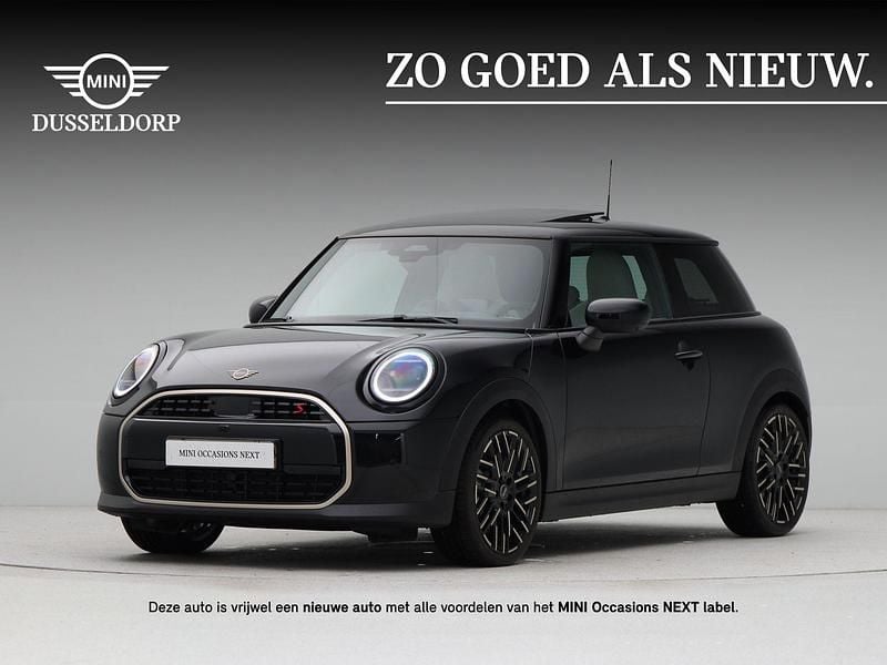 Midnight black ii (zwart metallic) Nieuw 2025 Mini Cooper S Favoured Hatchback | € 44.400 (Eerlijke prijs) - Afbeelding 1/4
