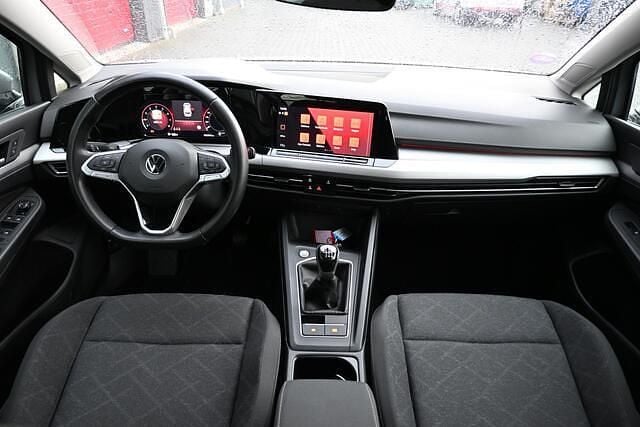 Occasion VW Golf VIII Life 112 PK (82 kW) 2022 Grijs Stationwagen