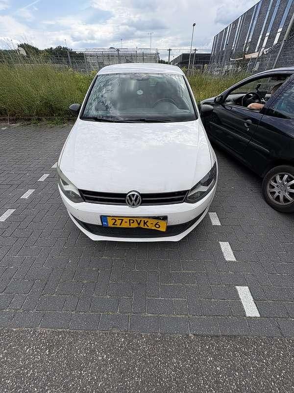 Gebruikt 2011 VW Polo Trendline Sedan | € 2.250 (Eerlijke prijs) - Afbeelding 1/4