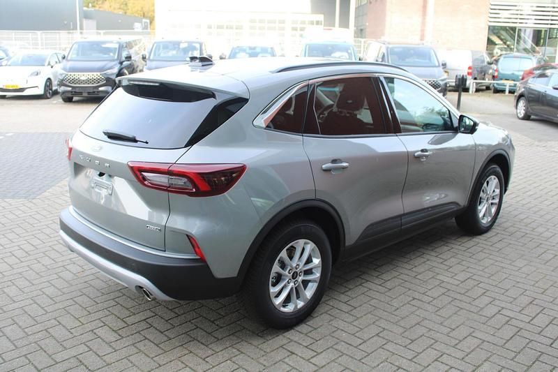 Nieuw Ford Kuga Titanium 242 PK (177 kW) 2025 Grijs SUV