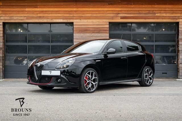 Zwart Gebruikt 2020 Alfa Romeo Giulietta Sprint Hatchback | € 23.950 - Afbeelding 1/4