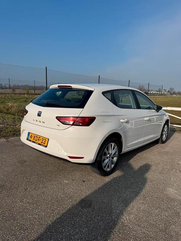 Occasion Seat Leon Style 105 PK (77 kW) 2013 Wit Stationwagen