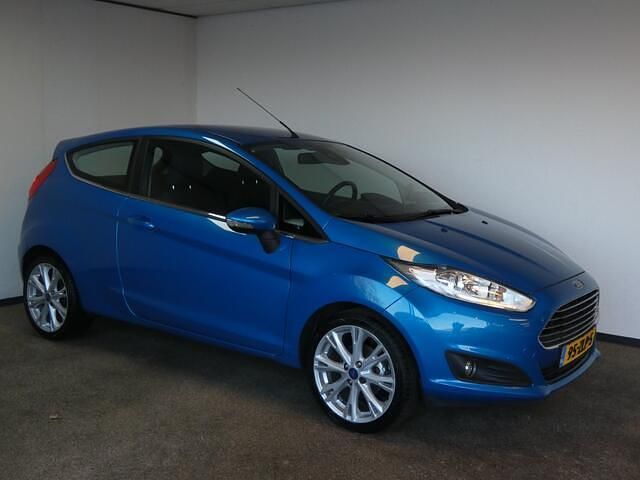 Occasion Ford Fiesta Titanium 101 PK (74 kW) 2013 Blauw Hatchback
