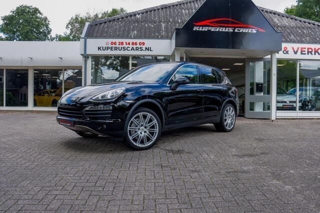 Zwart Gebruikt 2010 Porsche Cayenne SUV | € 22.499 (Eerlijke prijs) - Afbeelding 1/4