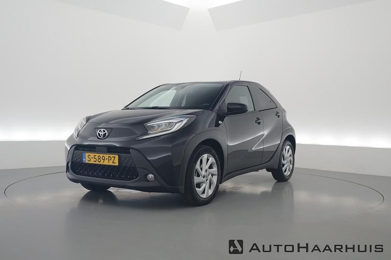 Zwart Gebruikt 2023 Toyota Aygo X SUV | € 16.450 - Afbeelding 1/3