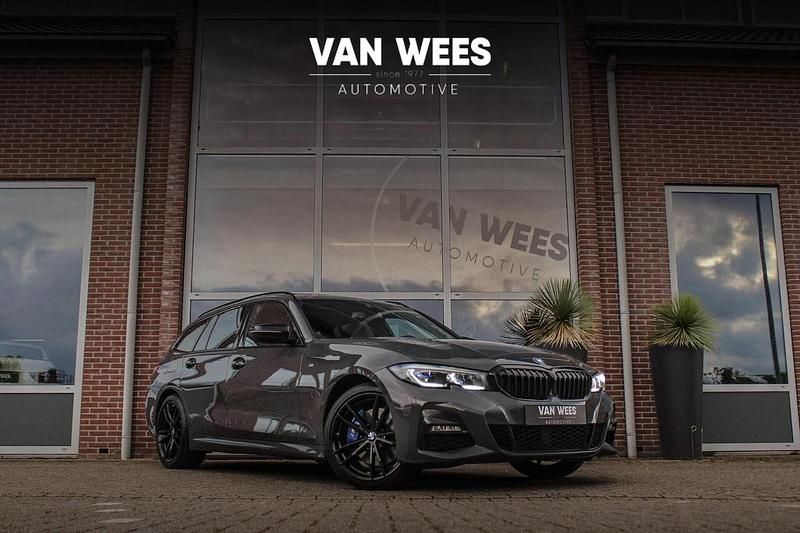 Occasion BMW 330 Executive 2022 Grijs (metallic) Stationwagen