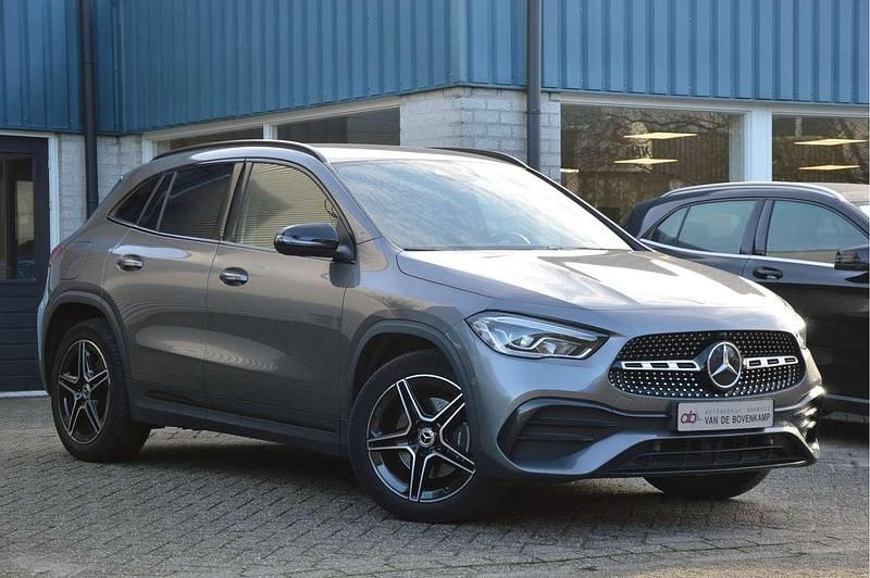 Occasion Mercedes GLA250 AMG line 2022 Grijs (metallic) SUV