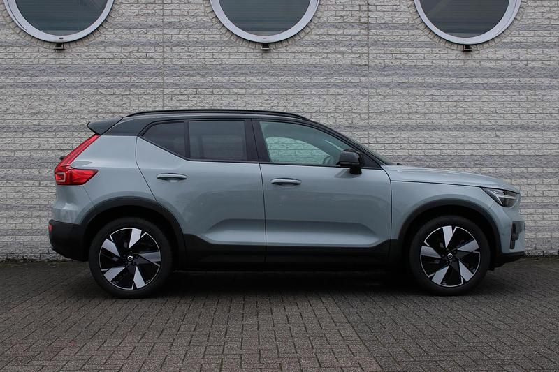 Nieuw Volvo EX40 Ultra 185 kW (252 PK) 2025 Blauw (metallic) SUV