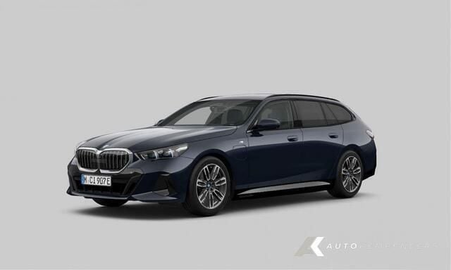 Zwart Gebruikt 2024 BMW 530e Shadowline Stationwagen | € 67.950 - Afbeelding 1/4
