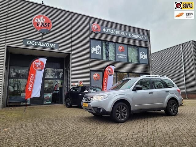 Grijs (metallic) Gebruikt 2013 Subaru Forester Comfort SUV | € 9.750 (Eerlijke prijs) - Afbeelding 1/4