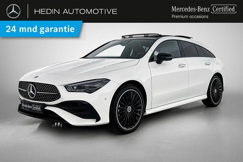 Wit Gebruikt 2025 Mercedes CLA250e AMG line Sedan | € 46.900 (Duur) - Afbeelding 1/4