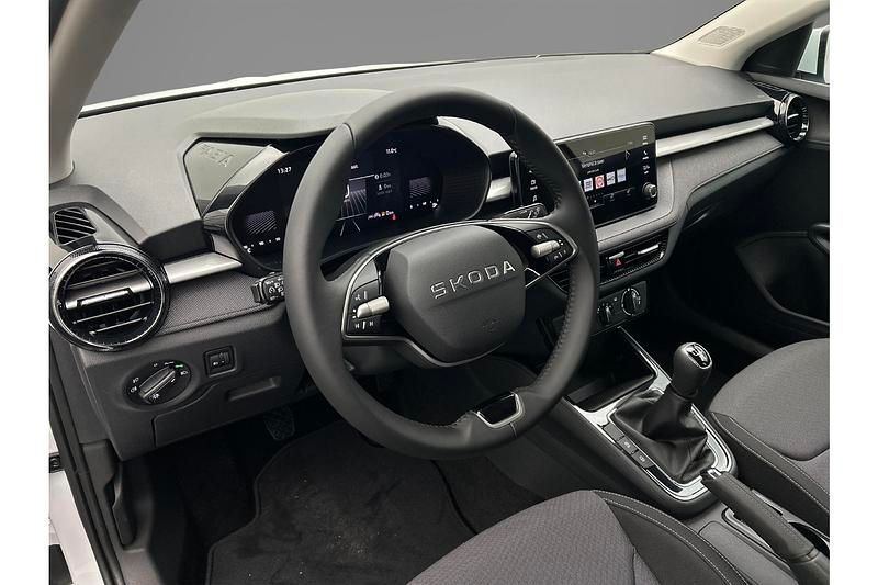 Nieuw Skoda Fabia Selection 2025 Moonwhite metallic Hatchback