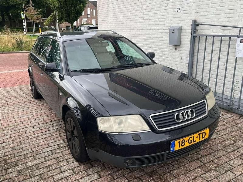 Zwart Gebruikt 2001 Audi A6 Stationwagen | € 700 (Super prijs) - Afbeelding 1/4
