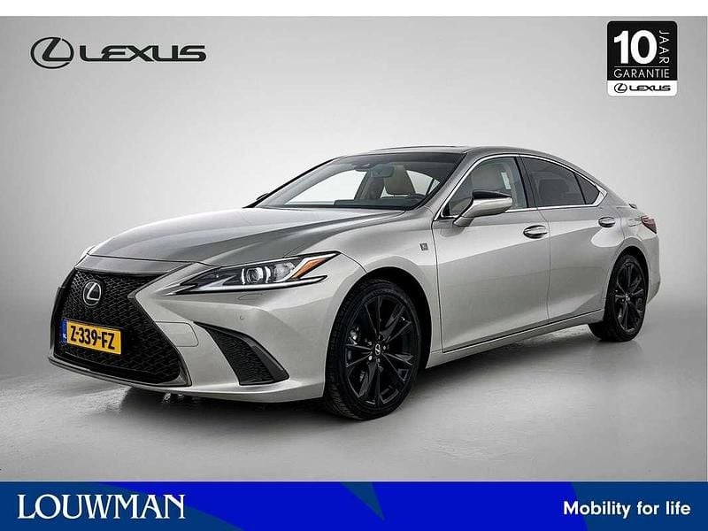 Grijs Occasion 2024 Lexus ES300 Sport Design Packet Sedan | € 48.950 (Eerlijke prijs) - Afbeelding 1/4