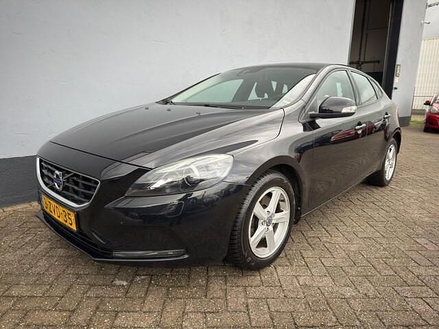 Zwart Gebruikt 2013 Volvo V40 Summum Stationwagen | € 9.950 (Eerlijke prijs) - Afbeelding 1/4