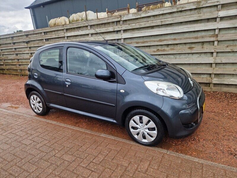 Grijs Gebruikt 2011 Citroën C1 SELECTION Hatchback | € 3.950 (Eerlijke prijs) - Afbeelding 1/4