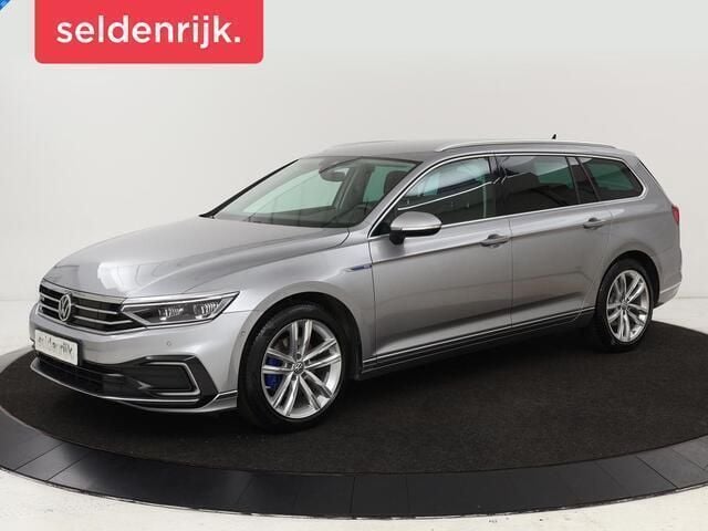 , metallic lak Gebruikt 2020 VW Passat Business Stationwagen | € 21.900 (Super prijs) - Afbeelding 1/4