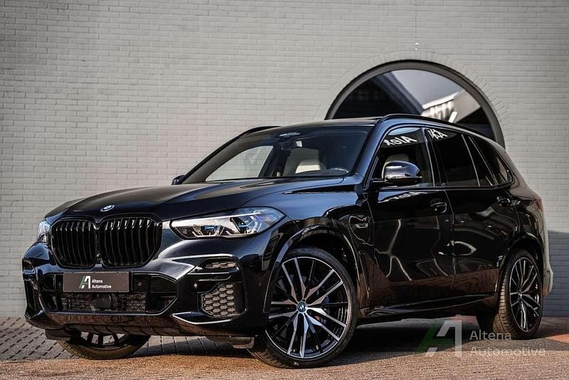 Zwart Occasion 2022 BMW X5 Executive SUV | € 63.950 (Eerlijke prijs) - Afbeelding 1/3
