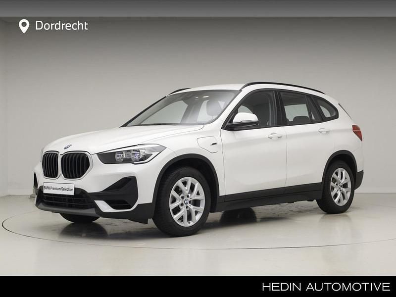 Wit Gebruikt 2022 BMW X1 Comfort Edition SUV | € 30.895 (Eerlijke prijs) - Afbeelding 1/3