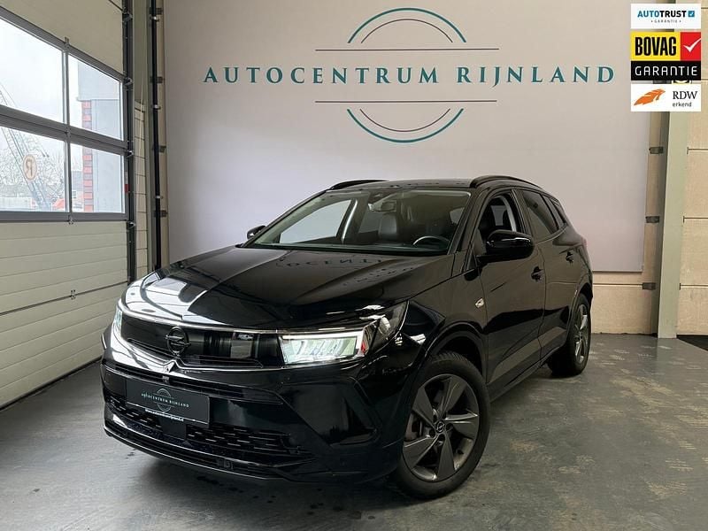 Zwart Occasion 2025 Opel Grandland X SUV | € 27.999 - Afbeelding 1/4