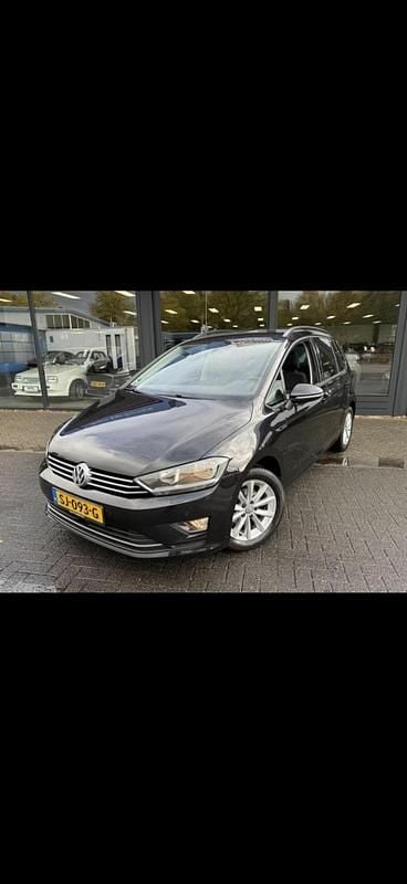 Zwart Occasion 2016 VW Golf Sportsvan Edition MPV | € 10.995 (Super prijs) - Afbeelding 1/4