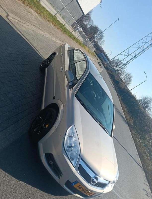 Gebruikt 2008 Opel Vectra Business Sedan | € 4.125 (Duur) - Afbeelding 1/4